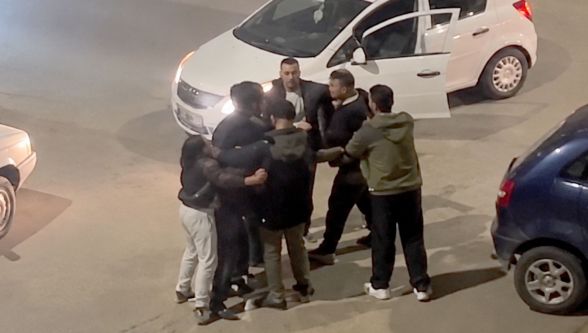 Bolu'da kavgada bıçağı çekti