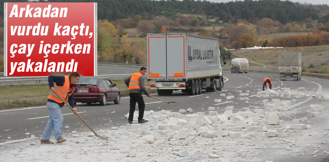 Direksiyon başında uykusu gelince uyumuş