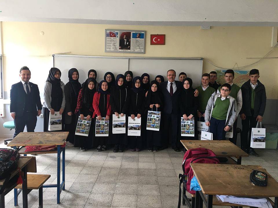 Kariyer Gününde öğrencilerle buluştu