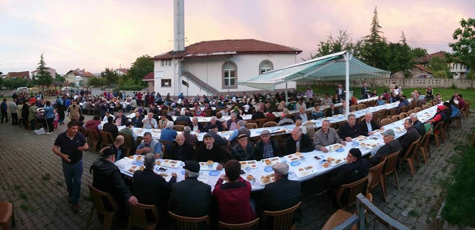 Mengen Belediyesi iftarlarına ilgi büyük