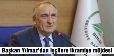 İşçiler ikramiyelerini alıyor