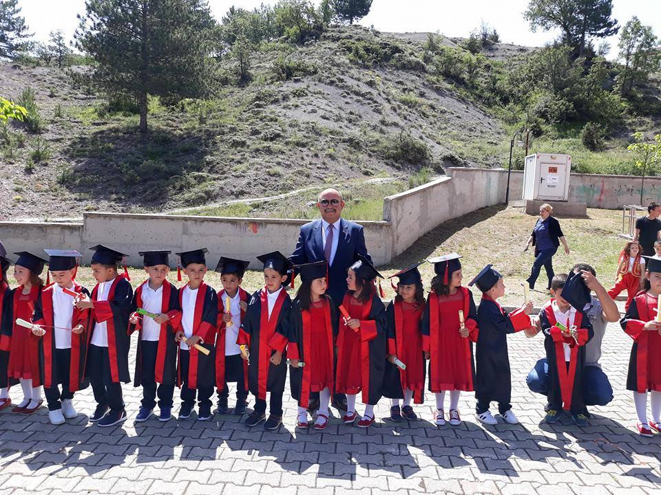 İnegöl miniklerin mezuniyetine katıldı