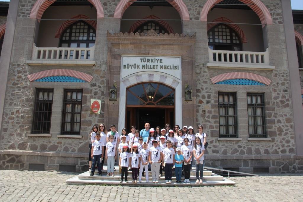Mudurnu Çocuk Belediyesi Anıtkabir'de