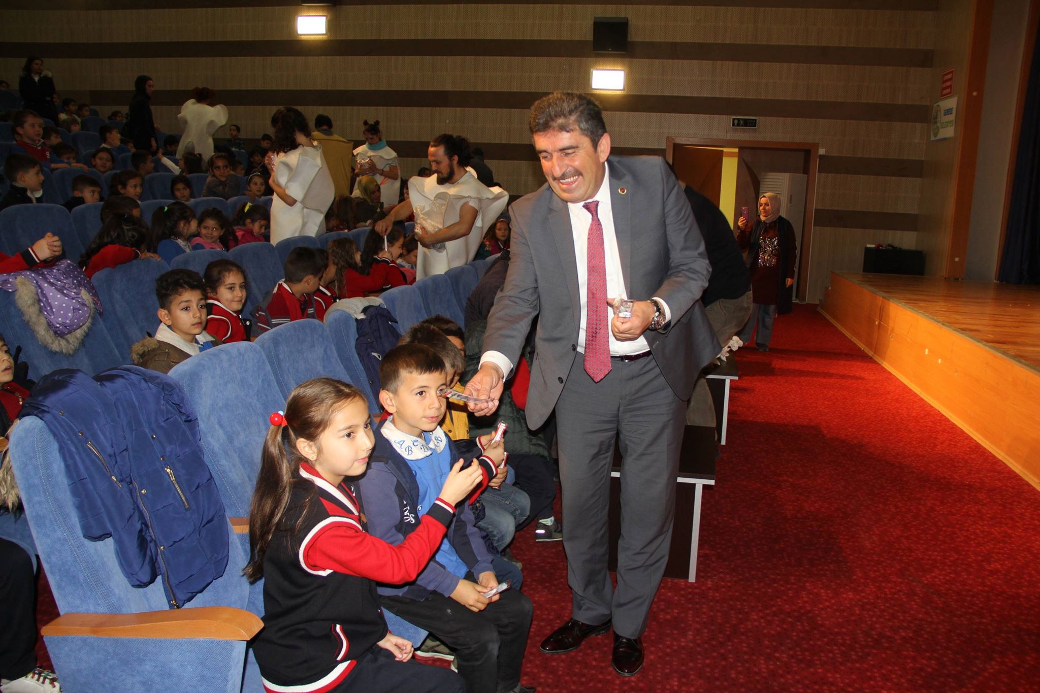 Bilgievi'nden farkındalık tiyatrosu