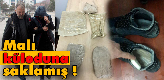 İç çamaşırı ve ayakkabısının tabanından 1 kilo 200 gram eroin çıktı