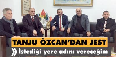 Tanju Özcan'dan Başkan Yılmaz'a jest
