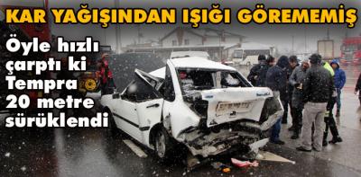 Kırmızı ışıkta trafik kazası