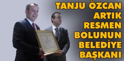 Bolu'nun yeni başkanı CHP'li Özcan mazbatasını aldı