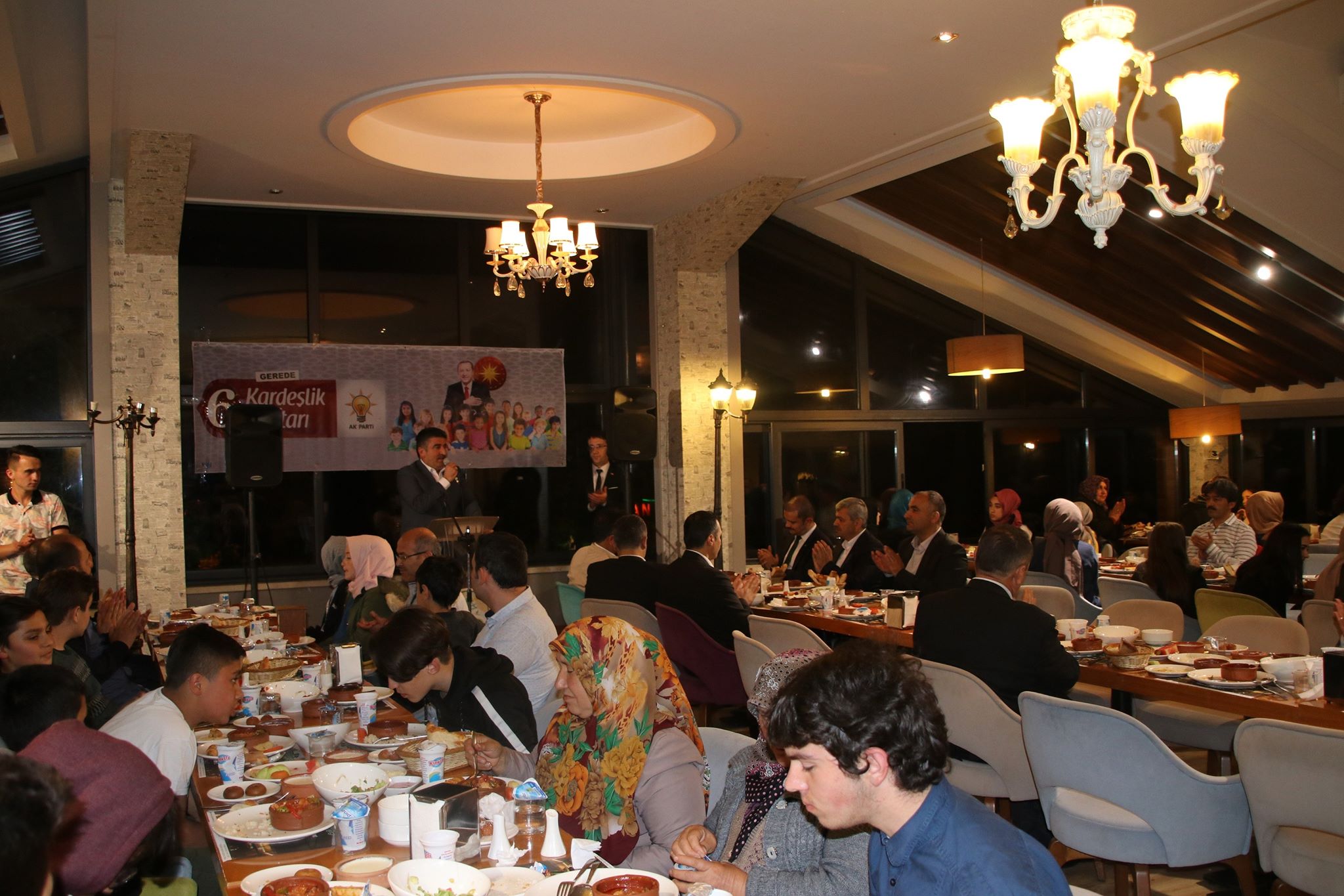 Kardeşlik İftarı'nda bir araya geldiler