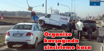 Organize kavşağında zincirleme kaza