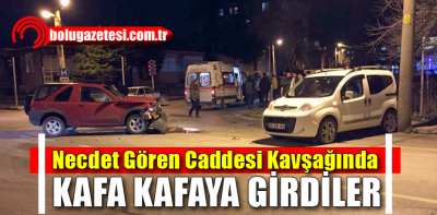 Kavşakta kafa kafaya çarpıştılar