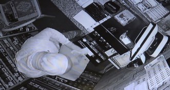 BOLU’DA MARKET HIRSIZLIĞI ANBEAN GÜVENLİK KAMERASINA YANSIDI