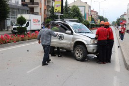 Bolu'ya Nisan'da lapa lapa kar yağdı