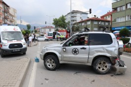 Bolu'ya Nisan'da lapa lapa kar yağdı