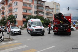 Bolu'ya Nisan'da lapa lapa kar yağdı