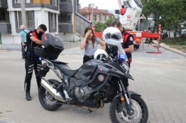 Yangına uykuda yakalanan genç kız son anda kurtuldu