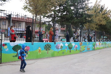 Bolu'da ahır, fırın evi, 2 samanlık, 2 bin saman balyası yandı