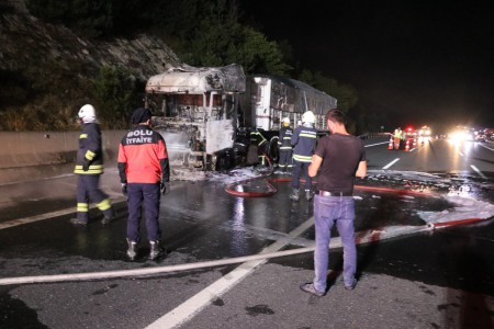 Gölcük'te iğne atsanız yere düşmez