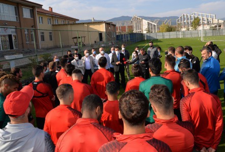 Bolulu olta balıkçıları Vali Kılıç'tan yardım istedi