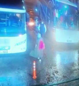 Cani anne tuvalette doğurduğu bebeğini çöpe attı!