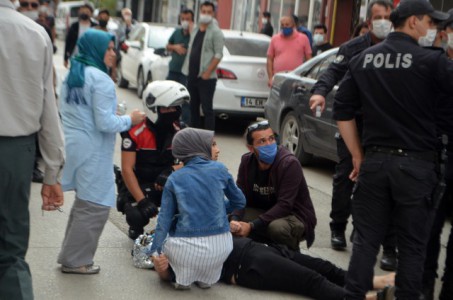 Çöp kamyonu mahalleyi elektriksiz bıraktı