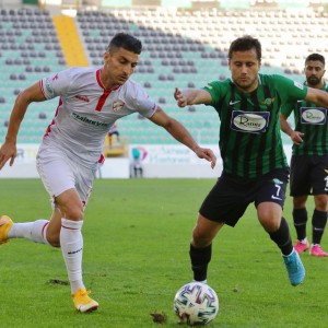 Kent merkezinde kaza: 4 yaşındaki kız ve annesi yaralandı