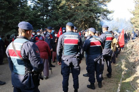 Bolu'da trafik durma noktasına kadar geliyor