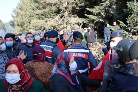 Bolu'da trafik durma noktasına kadar geliyor