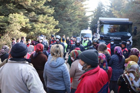 Bolu'da trafik durma noktasına kadar geliyor