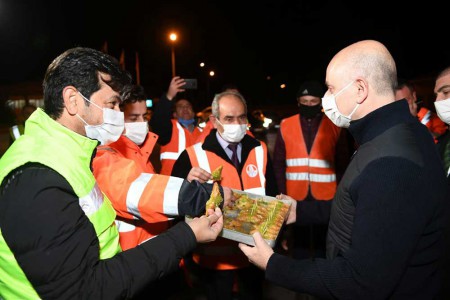 Hayatını 2 engelli çocuğuna adayan annenin hikayesi