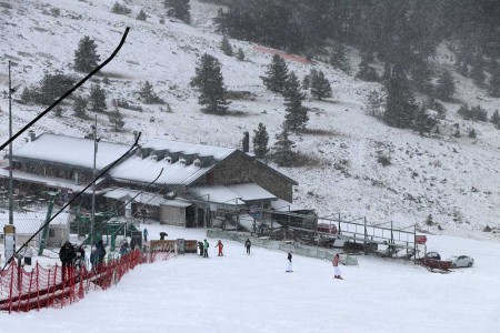 Kartalkaya beyaza büründü