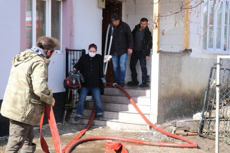 Çocukların attığı torpil evi işte böyle yaktı