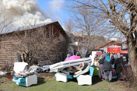 Çocukların attığı torpil evi işte böyle yaktı