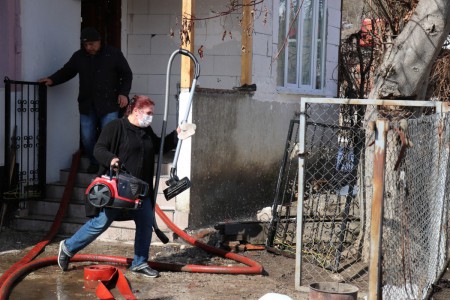 Çocukların attığı torpil evi işte böyle yaktı