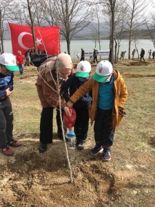 Hayatını 2 engelli çocuğuna adayan annenin hikayesi