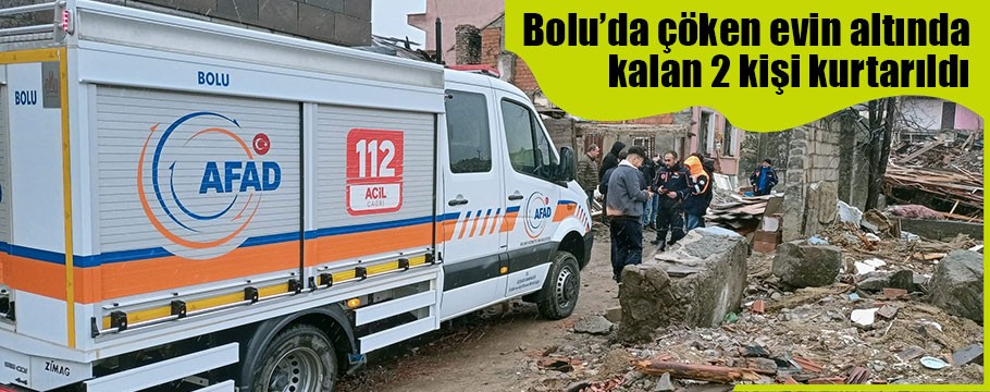 Çöken ahşap evin altında kalan 2 kişi kurtarıldı