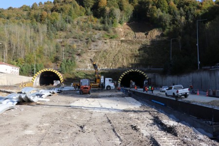 3 yaşındaki kazazede için ekipler seferber oldu