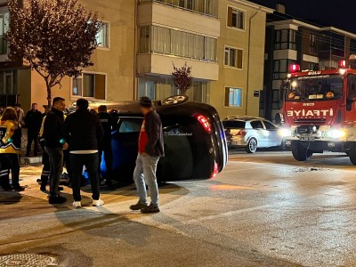 Bolu'da genç kızla papağanın inanılmaz dostluğu