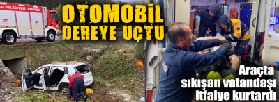 Otomobil dereye uçtu, araç içinde bir kişi sıkıştı kaldı