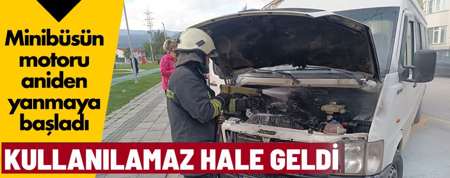 Minibüsün motoru aniden yanmaya başladı, kullanılamaz hale geldi