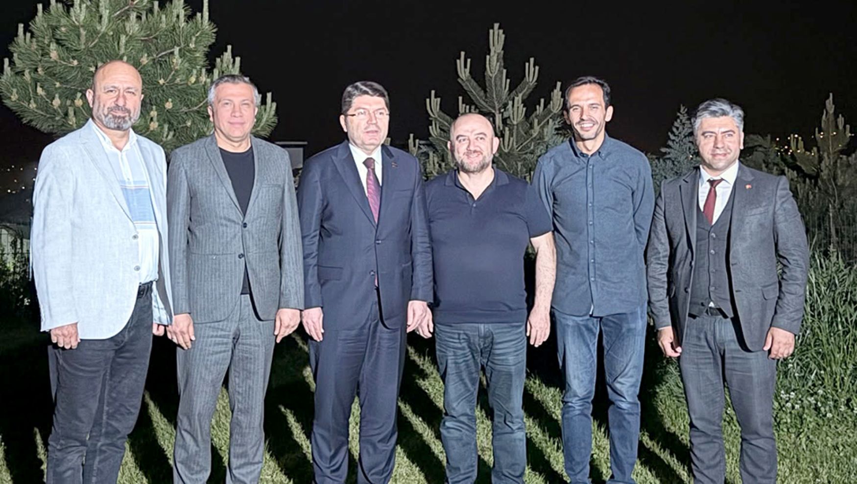 Adalet Bakanı Bolu'da kuzeninin düğününe katıldı