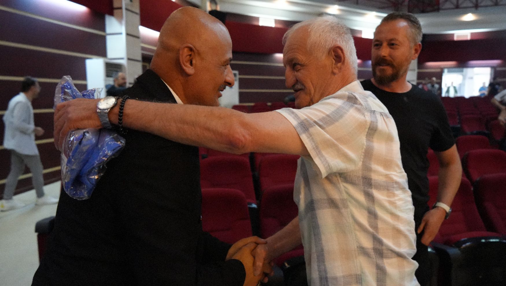 Boluspor'un başkanı Mahmut Alan oldu