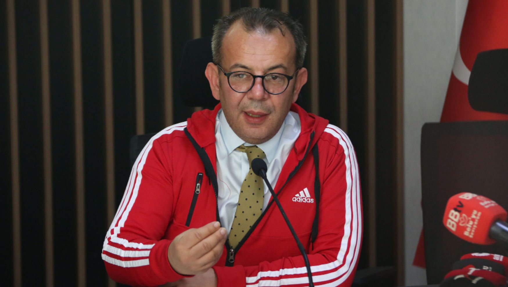 Başkan Özcan'dan pavyon müziğine sert tepki: “ Kurbağayla oynatmayın bizi! ”
