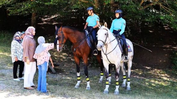 Atlı jandarma timleri Abant'ta görev başında