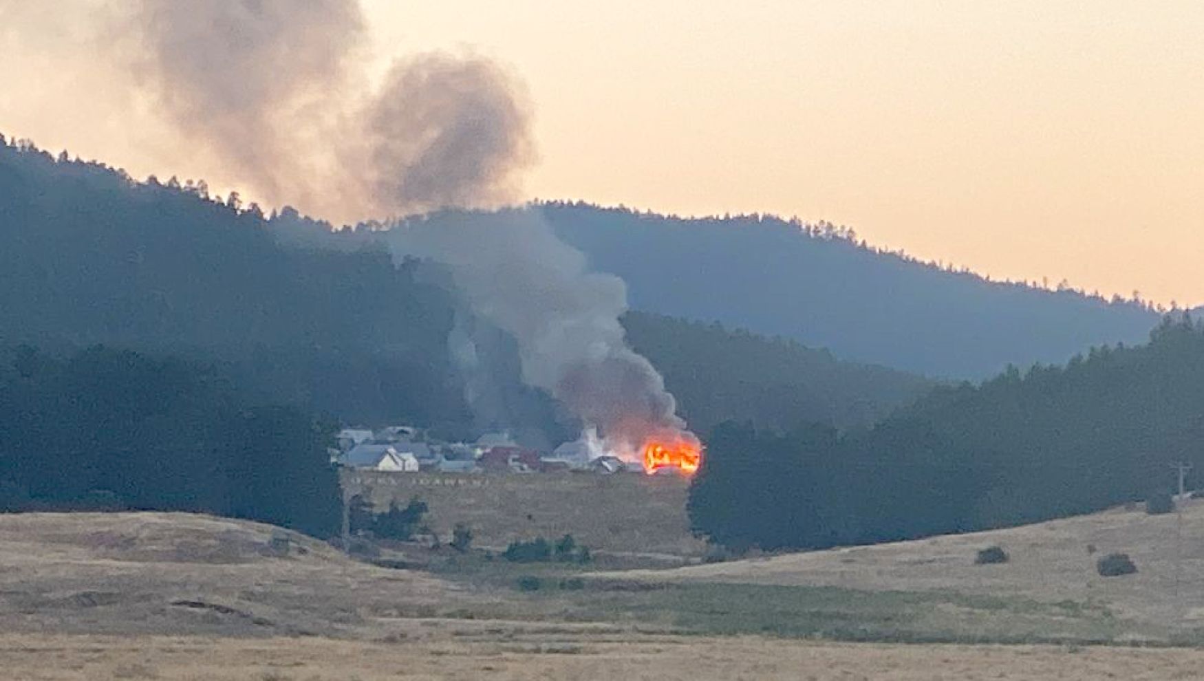 Bolu’da 2 yayla evi yangında küle döndü