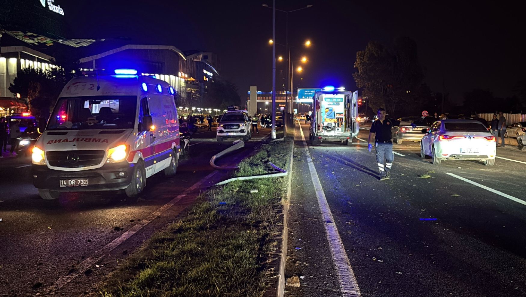 Alkollü sürücü direğe çarptı: 1 yaralı
