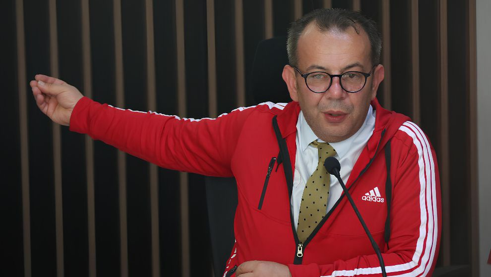 Tanju Özcan : “İstifa dilekçem cebimde”