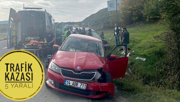 Bolu D-100'de iki araç çarpıştı: 5 yaralı