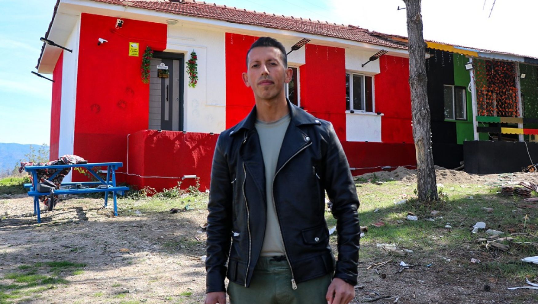 Köy imamından örnek davranış: Kendi maaşıyla spor salonu ve sinema kurdu