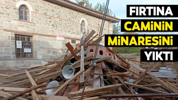 Dörtdivan'da tarihi caminin minaresi yıkıldı